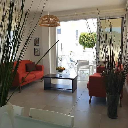 Colonial Beach Villa 16 & 15 Perivolia