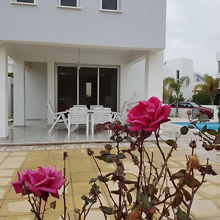Colonial Beach Villa 16 & 15 Villa *