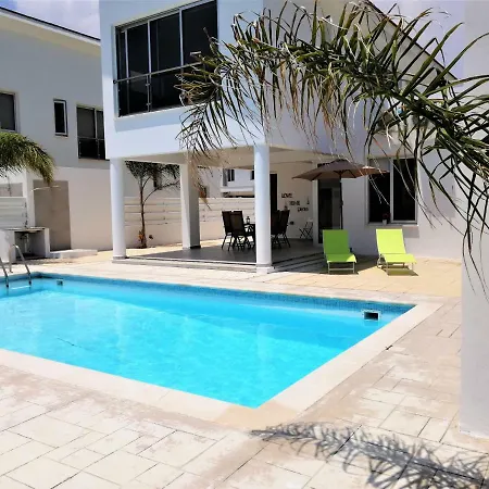 Villa Colonial Beach Villa 16 & 15