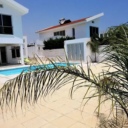Colonial Beach Villa 16 & 15 Villa